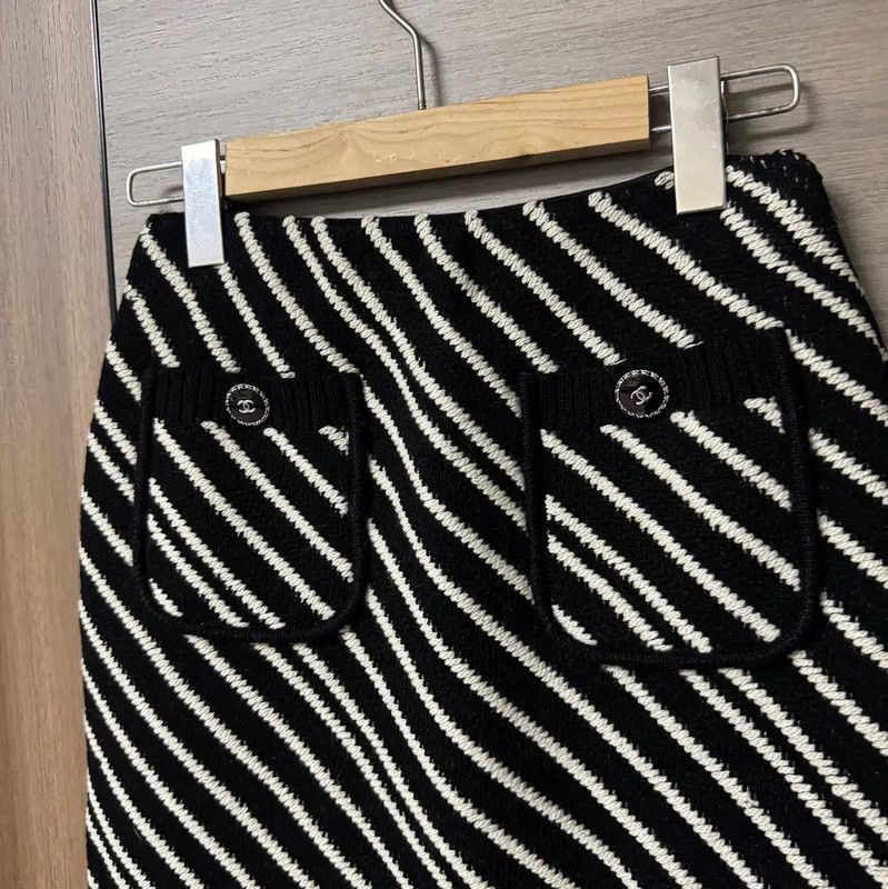 Chanel Chanel Multicolor Striped Cashmere Skirt 0089 Size 23" - 3 Thumbnail