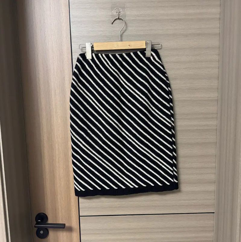 Chanel Chanel Multicolor Striped Cashmere Skirt 0089 Size 23" - 2 Thumbnail