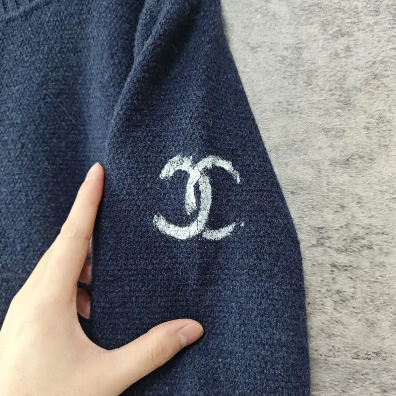 Chanel Chanel Navy Wool Lion Sweater 0089 Size M / US 6-8 / IT 42-44 - 3 Thumbnail