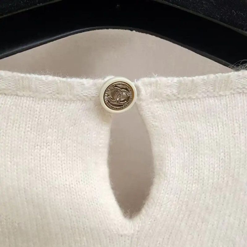 Chanel Chanel White Cashmere Short Sleeve Sweater 0089 Size XS / US 0-2 / IT 36-38 - 5 Thumbnail