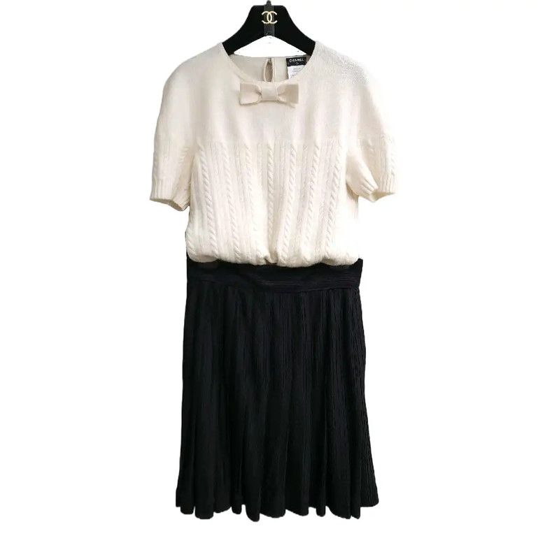Chanel Chanel White Cashmere Short Sleeve Sweater 0089 Size XS / US 0-2 / IT 36-38 - 4 Thumbnail