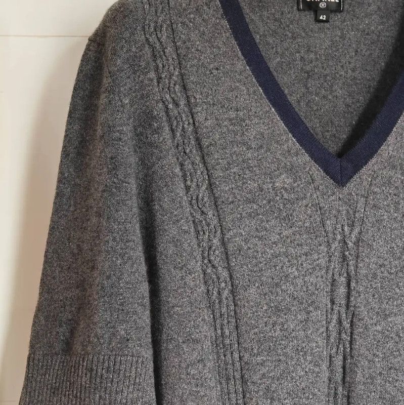 Chanel Chanel Gray Cashmere V-Neck Sweater 0089 Size M / US 6-8 / IT 42-44 - 10 Thumbnail