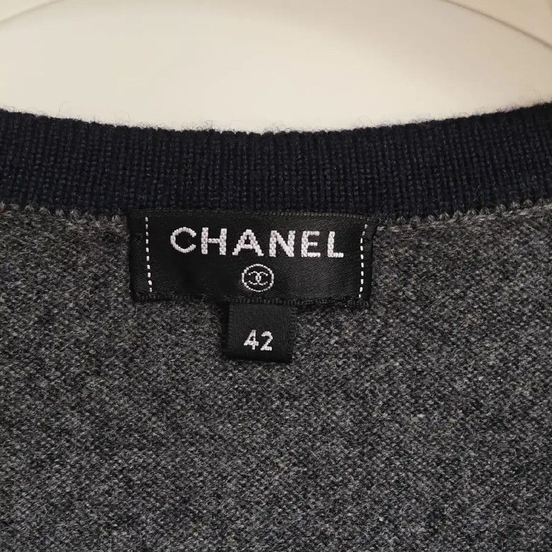 Chanel Chanel Gray Cashmere V-Neck Sweater 0089 Size M / US 6-8 / IT 42-44 - 7 Thumbnail