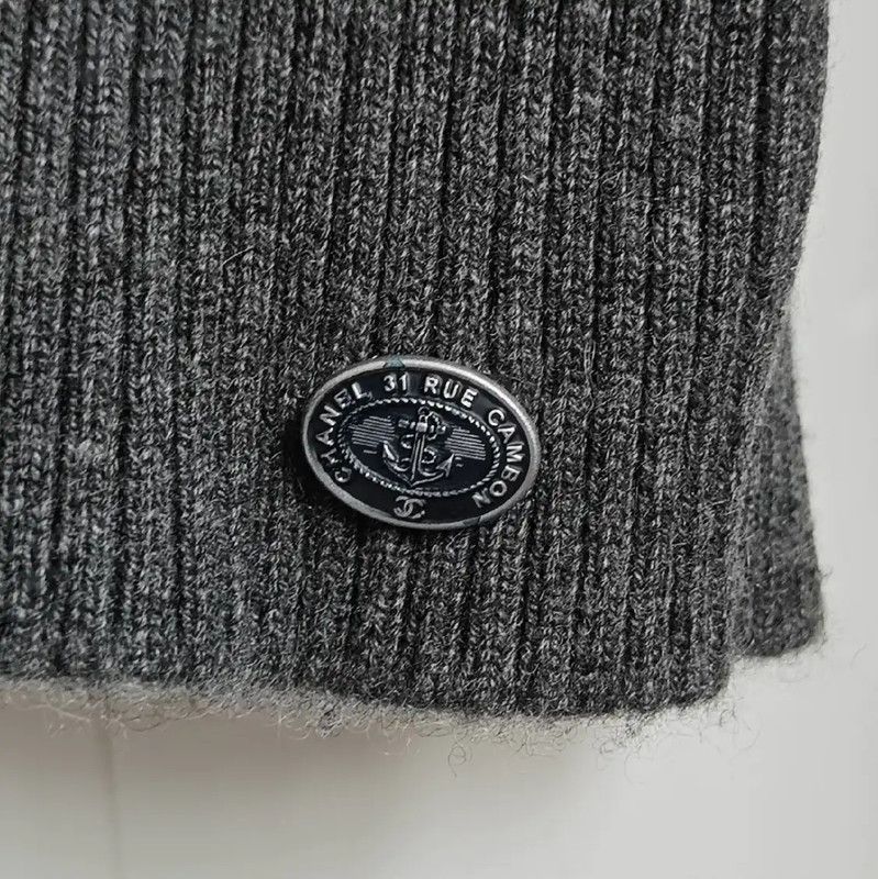 Chanel Chanel Gray Cashmere V-Neck Sweater 0089 Size M / US 6-8 / IT 42-44 - 6 Thumbnail
