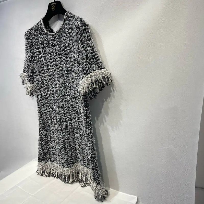Chanel Chanel Multi-Color Winter Short Sleeve Dress 0089 Size M / US 6-8 / IT 42-44 - 3 Thumbnail