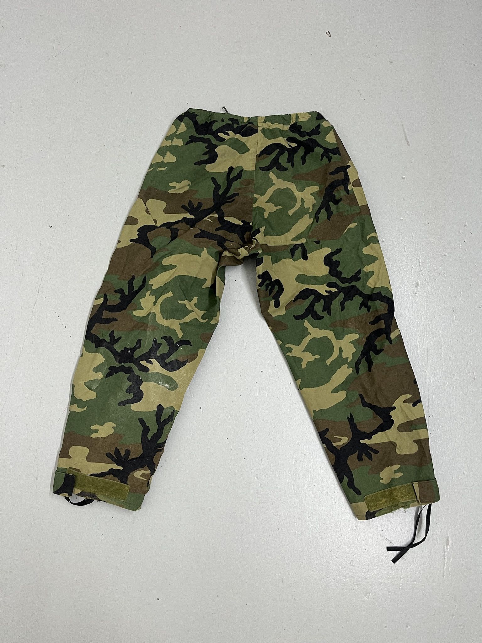 Vintage Vintage Military Woodland Camo Rain Pants Outerwear Goretex Shell Pants Size L Regular Size US 31 - 3 Thumbnail