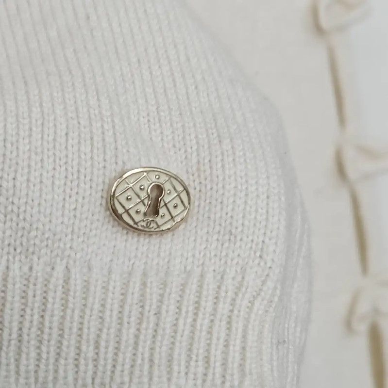 Chanel Chanel White Wool Long Sleeve Sweater 0089 Size M / US 6-8 / IT 42-44 - 10 Thumbnail