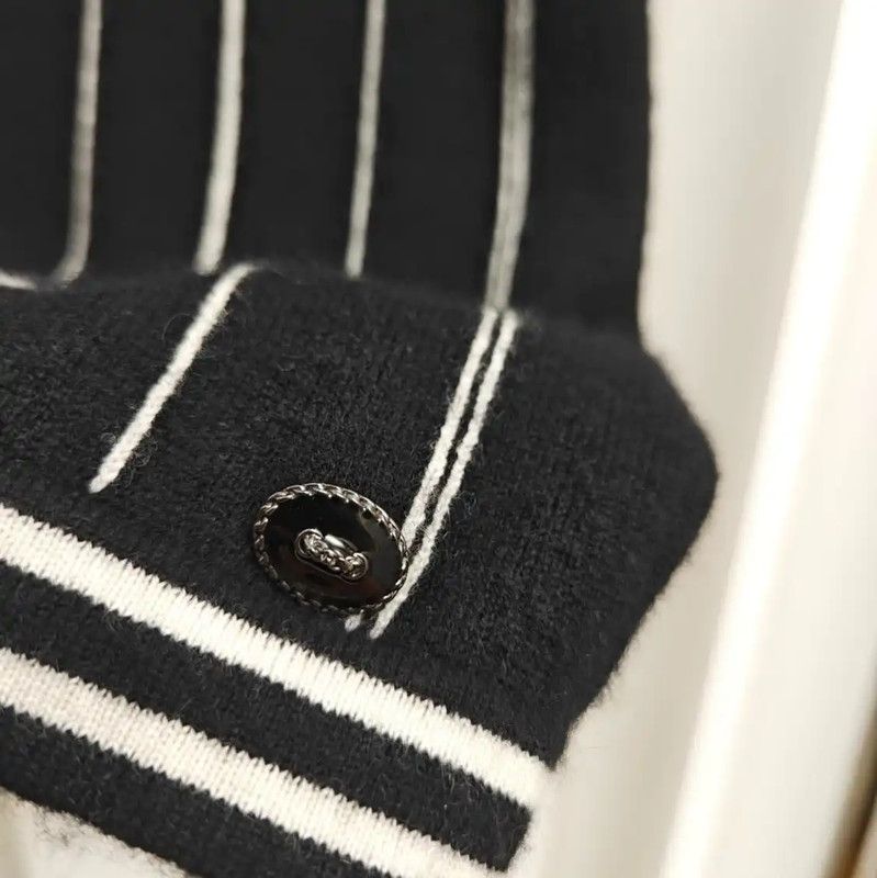 Chanel Chanel Black Striped Wool Short Sleeve Top 0089 Size S / US 4 / IT 40 - 4 Thumbnail