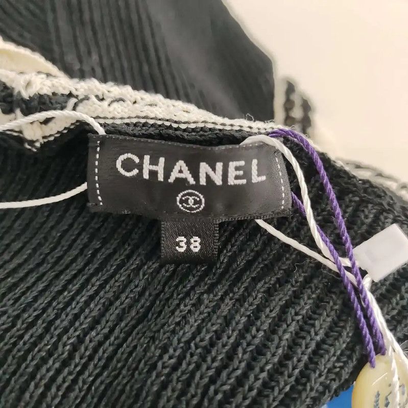 Chanel Chanel Black Wool Pullover Sweater 0089 Size M / US 6-8 / IT 42-44 - 3 Thumbnail