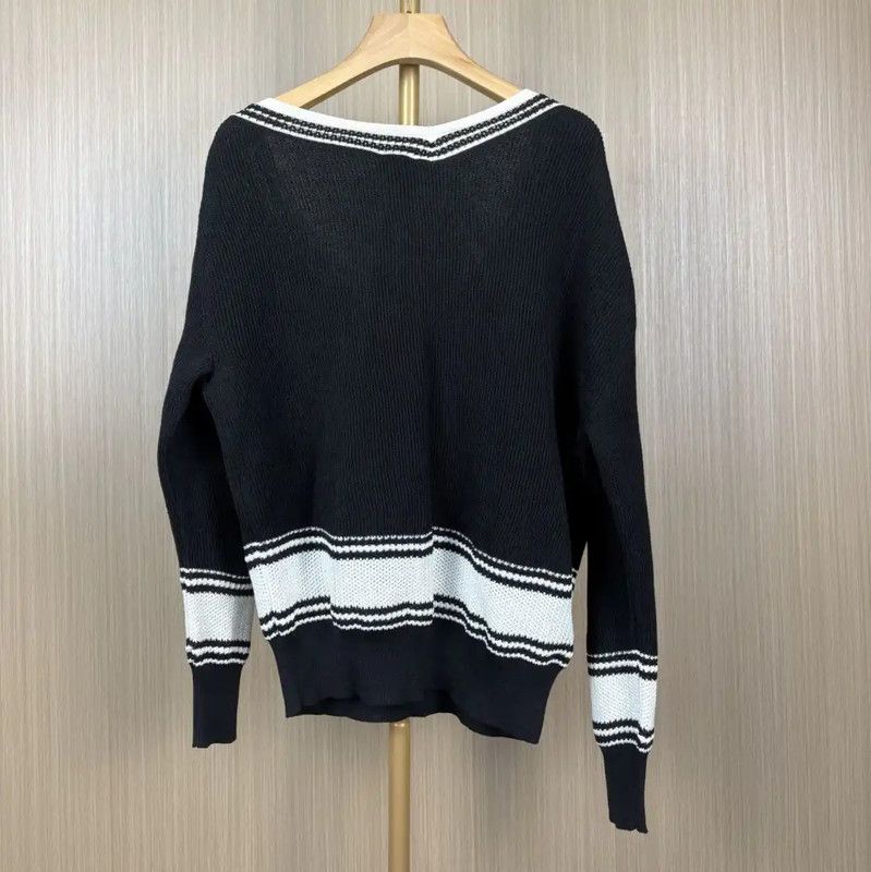 Chanel Chanel Black Wool Pullover Sweater 0089 Size M / US 6-8 / IT 42-44 - 2 Thumbnail