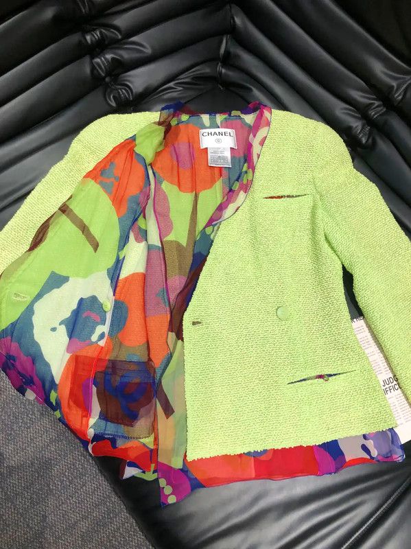 Chanel Chanel Green Wool Ruffled Sweater for Women 0089 Size M / US 6-8 / IT 42-44 - 6 Thumbnail