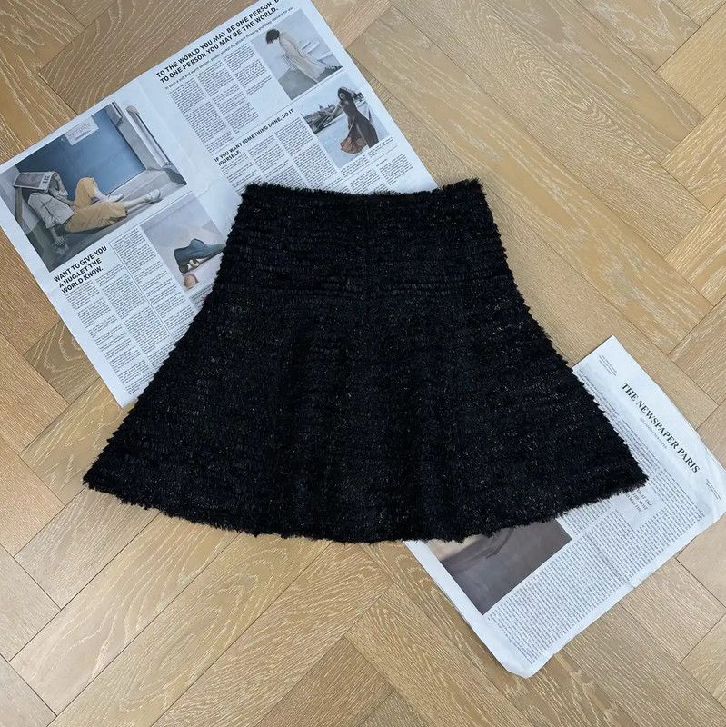 Chanel Chanel Black Women's Skirt in Size S 0089 Size 23" - 2 Thumbnail