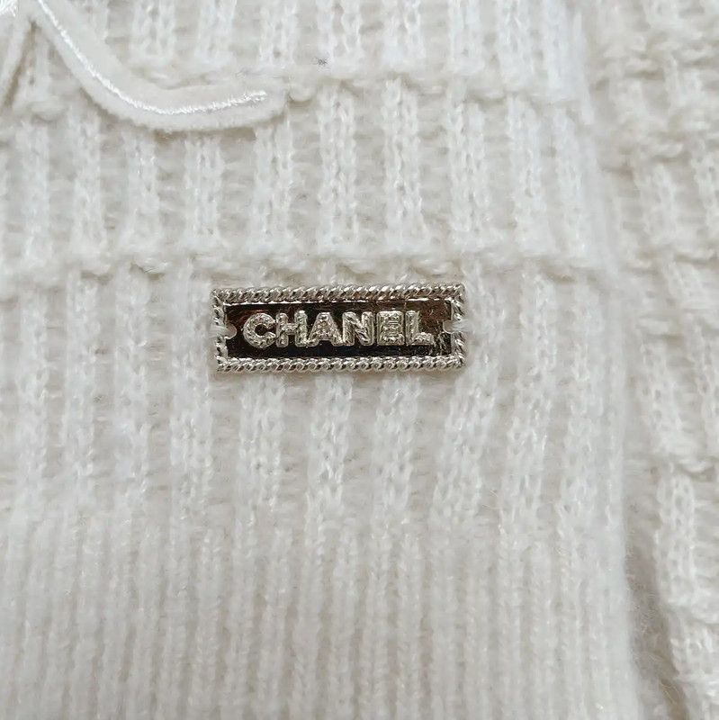 Chanel Chanel Cream Wool Sweater with Floral Embellishments 0089 Size S / US 4 / IT 40 - 3 Thumbnail