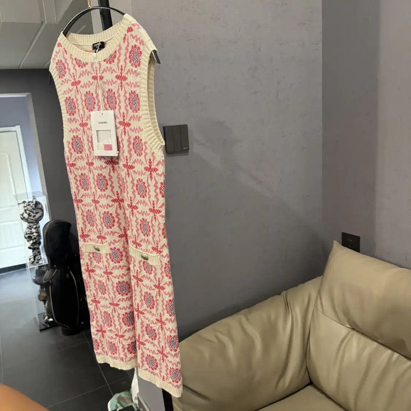 Chanel Chanel Pink Wool Blend Dress 0089 Size M / US 6-8 / IT 42-44 - 3 Thumbnail