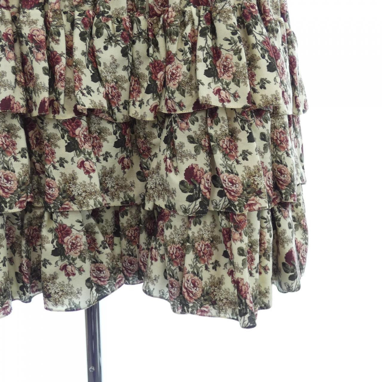 Louis Vuitton Louis Vuitton Louis Vuitton Skirt Cotton Skirts FHJU76RJD DUTY FREE for USA Size ONE SIZE - 6 Thumbnail