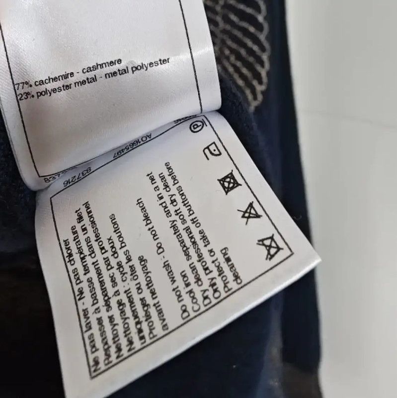 Chanel Chanel Navy Blue Cashmere Cardigan with Logo 0089 Size M / US 6-8 / IT 42-44 - 8 Thumbnail