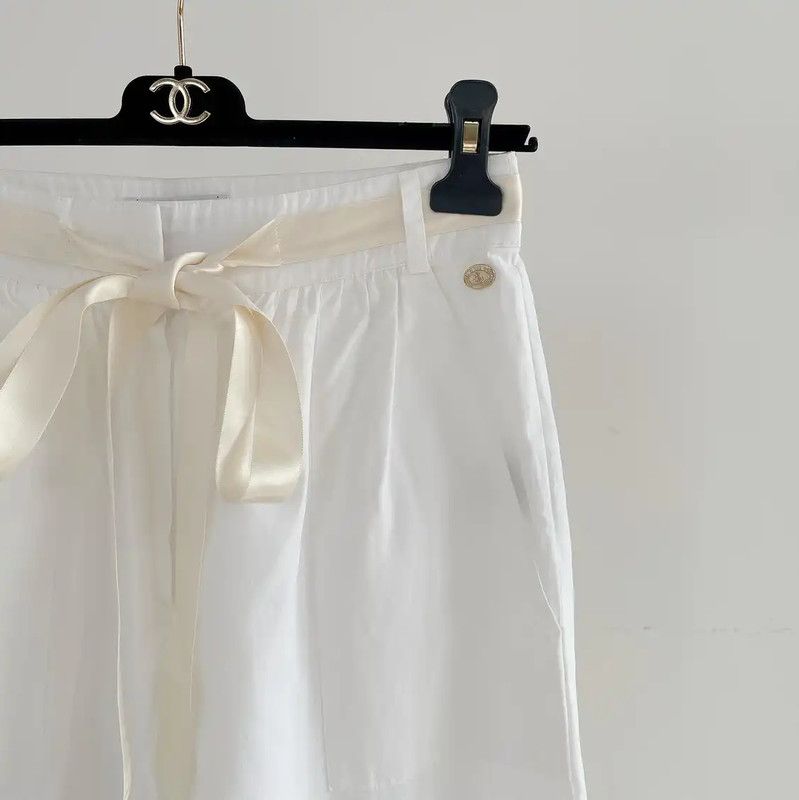 Chanel Chanel White Cotton Casual Pants for Women 0089 Size 28" / US 6 / IT 42 - 3 Thumbnail