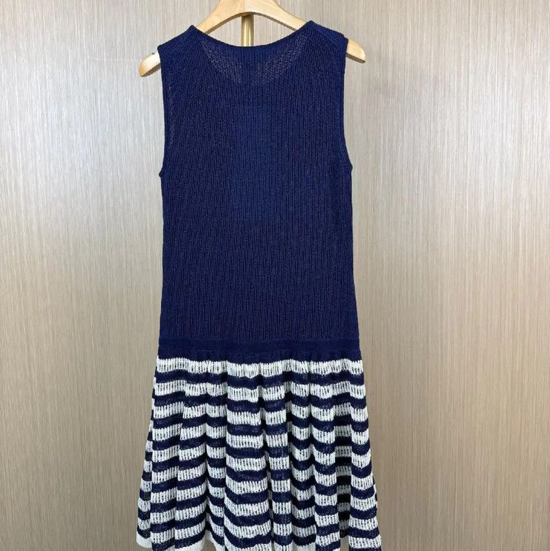 Chanel Chanel Knit Dress with Striped Skirt 0089 Size M / US 6-8 / IT 42-44 - 2 Thumbnail
