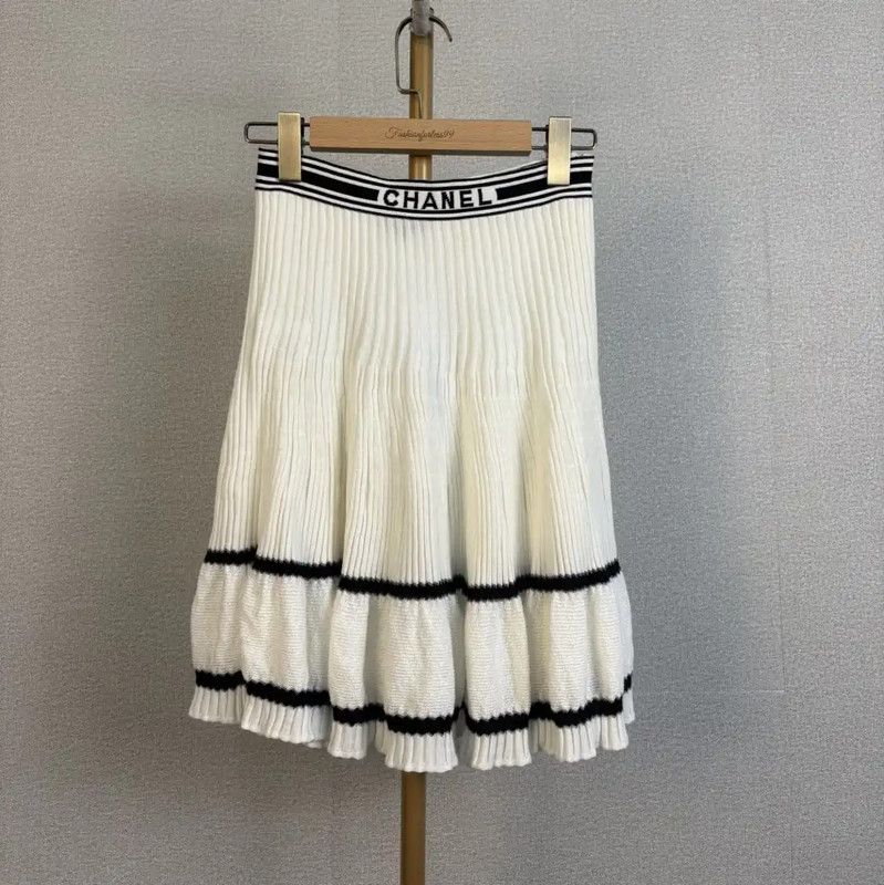Chanel Chanel Summer Cotton Skirt in Cream White 0089 Size 27" / US 4 / IT 40 - 6 Thumbnail
