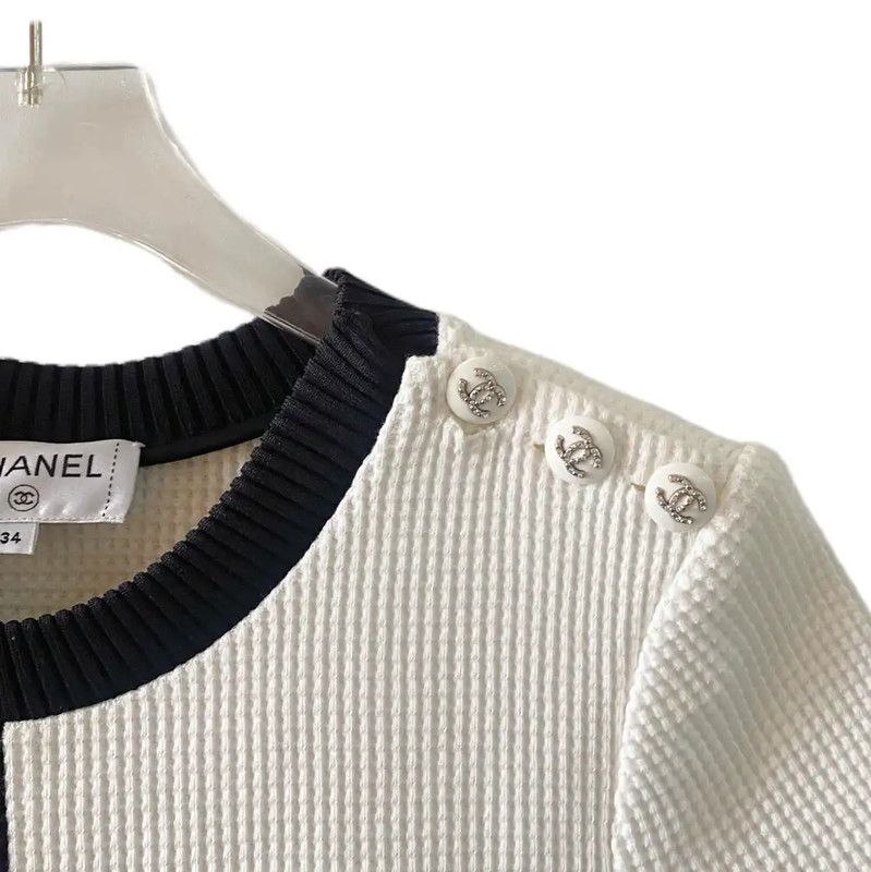 Chanel Chanel White Cotton Women's T-Shirt 0089 Size S / US 4 / IT 40 - 4 Thumbnail