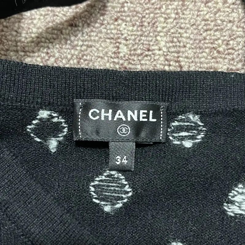 Chanel Chanel Black Embroidered Cropped T-Shirt for Women 0089 Size XS / US 0-2 / IT 36-38 - 6 Thumbnail