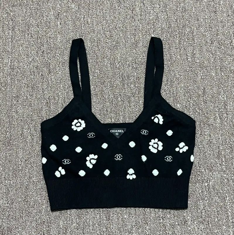 Chanel Chanel Black Embroidered Cropped T-Shirt for Women 0089 Size XS / US 0-2 / IT 36-38 - 2 Thumbnail