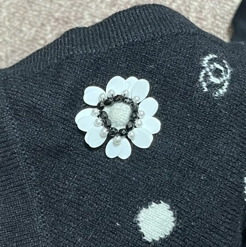 Chanel Chanel Black Embroidered Cropped T-Shirt for Women 0089 Size XS / US 0-2 / IT 36-38 - 4 Thumbnail