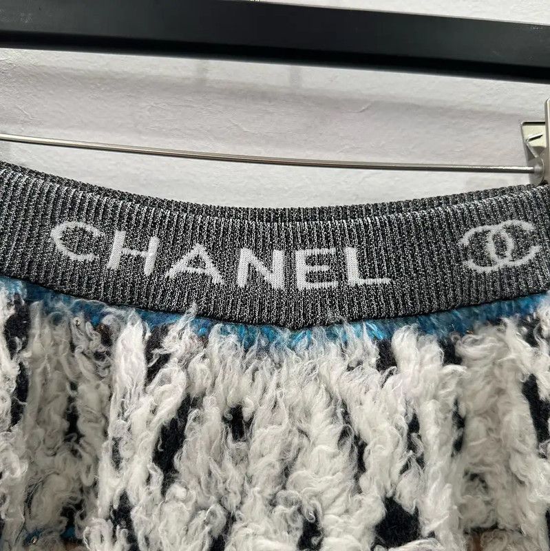 Chanel Chanel Women's White Wool Skirt 0089 Size 22" - 4 Thumbnail