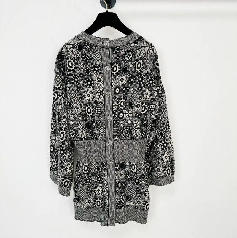 Chanel Chanel Gray Long Sleeve Sweater for Women 0089 Size M / US 6-8 / IT 42-44 - 2 Thumbnail