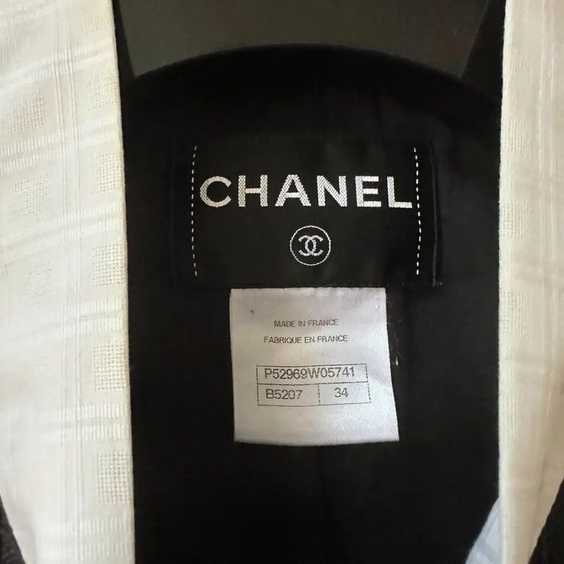 Chanel Chanel White and Black Wool Jacket 0089 Size S / US 4 / IT 40 - 4 Thumbnail