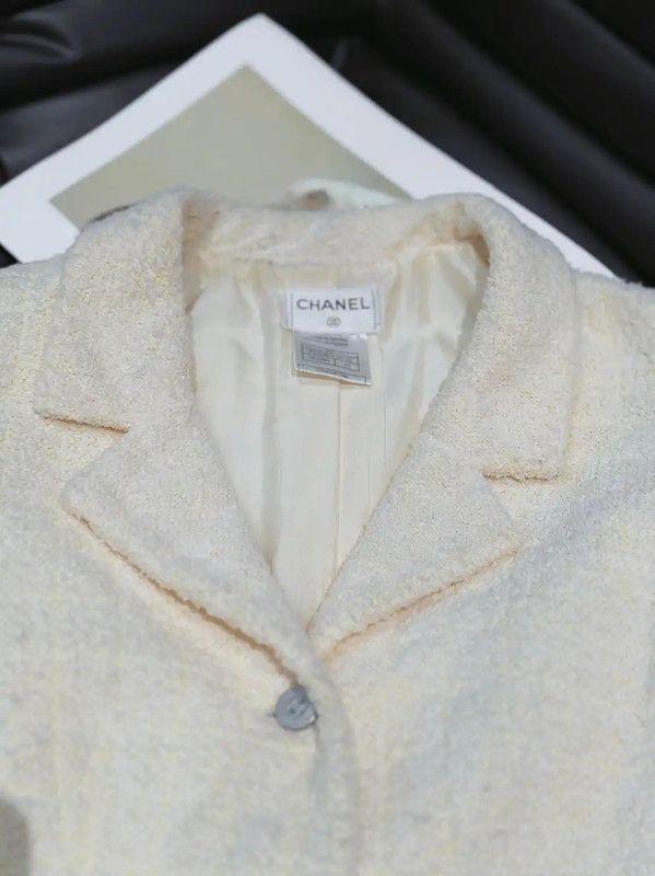 Chanel Chanel Cream Wool Boucle Sweater 0089 Size M / US 6-8 / IT 42-44 - 4 Thumbnail