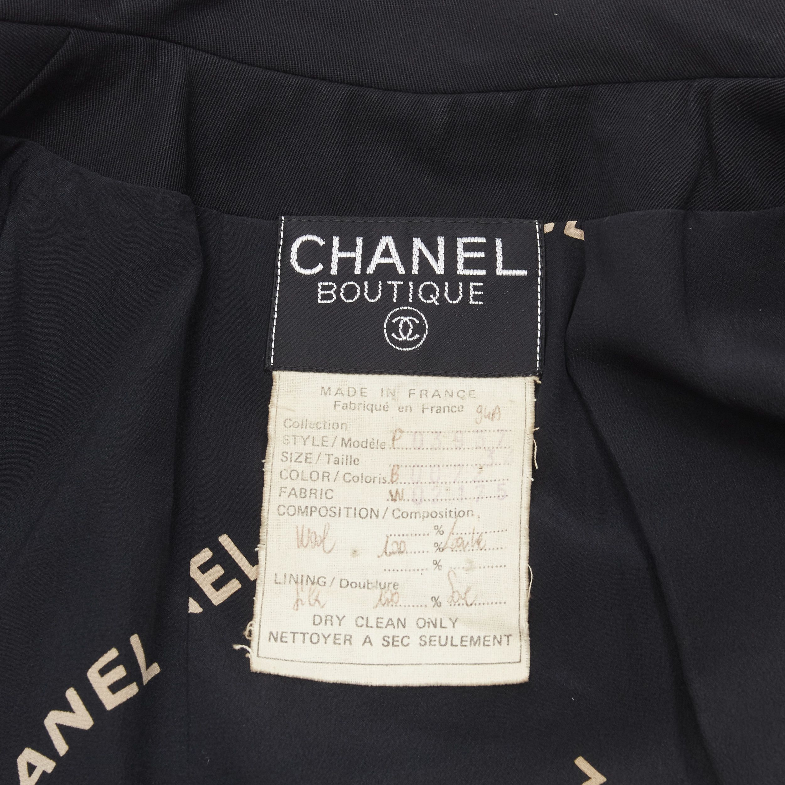 Chanel CHANEL 94A Vintage black wool gold CC button monogram lining blazer FR34 XS Size XS / US 0-2 / IT 36-38 - 9 Thumbnail