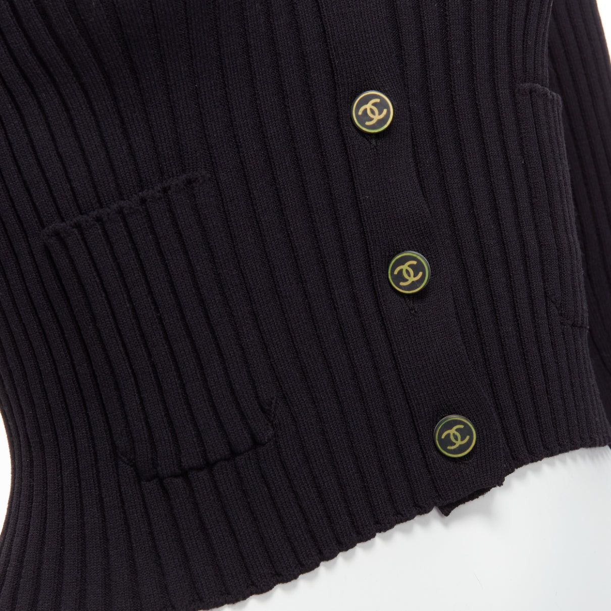 Chanel CHANEL 01A Vintage gold CC logo button ribbed cropped cardigan FR42 L Size L / US 10 / IT 46 - 8 Thumbnail