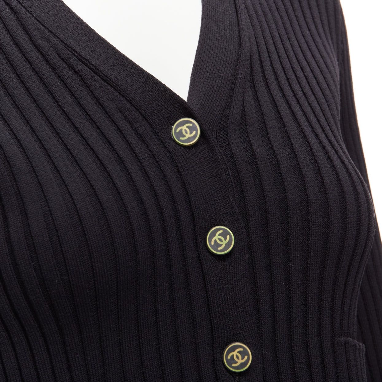Chanel CHANEL 01A Vintage gold CC logo button ribbed cropped cardigan FR42 L Size L / US 10 / IT 46 - 2 Thumbnail