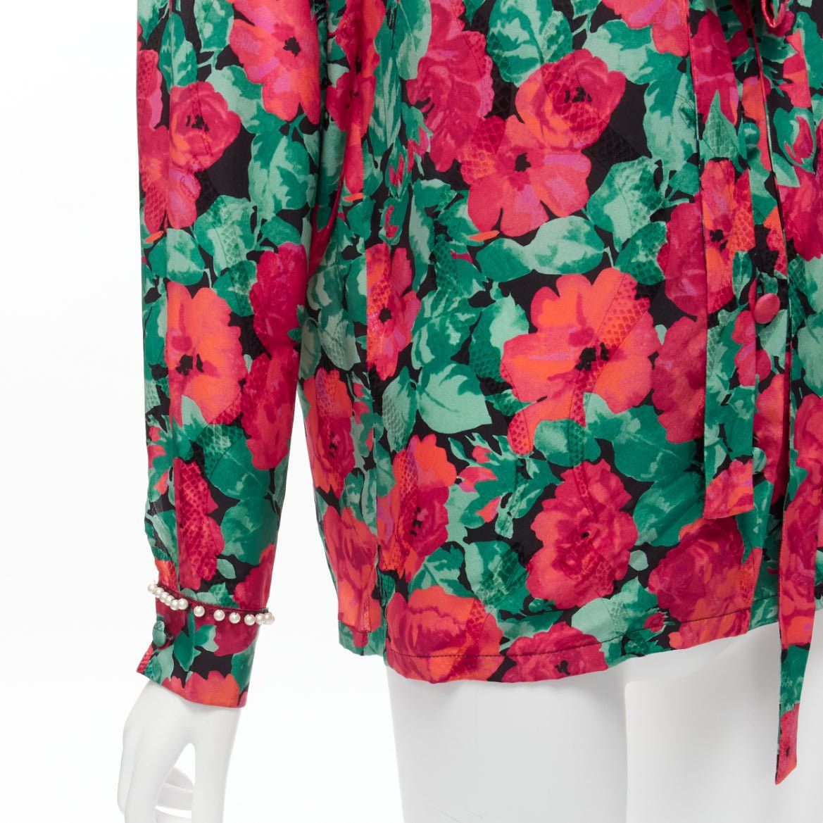Gucci GUCCI ALESSANDRO MICHELE 2016 red green floral GG logo pearl butto bow silk shirt IT38 XS Size XS / US 0-2 / IT 36-38 - 8 Thumbnail