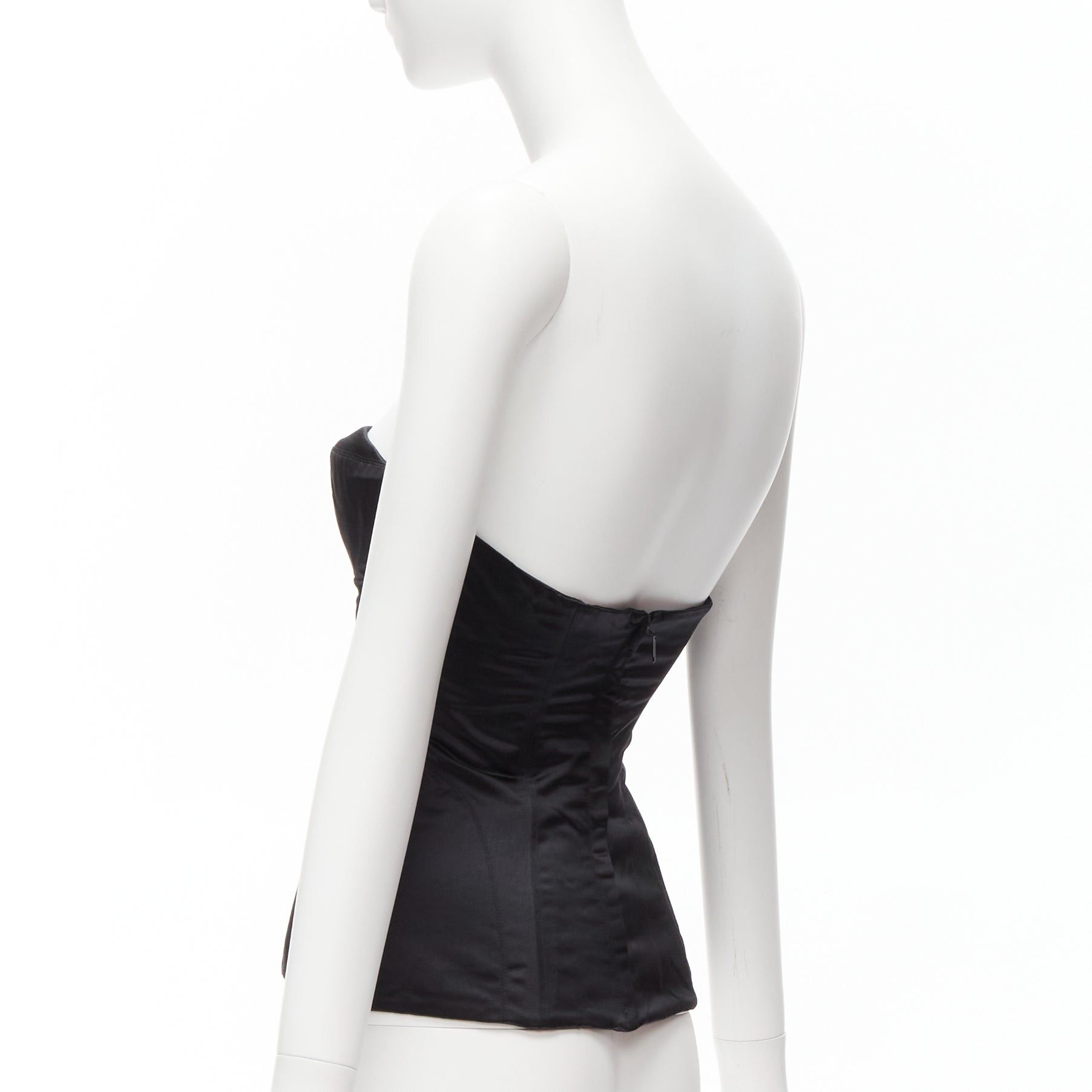 Gucci new GUCCI Tom Ford 2001 Runway black silk 3D conical bra bustier IT38 XS Size XS / US 0-2 / IT 36-38 - 6 Thumbnail