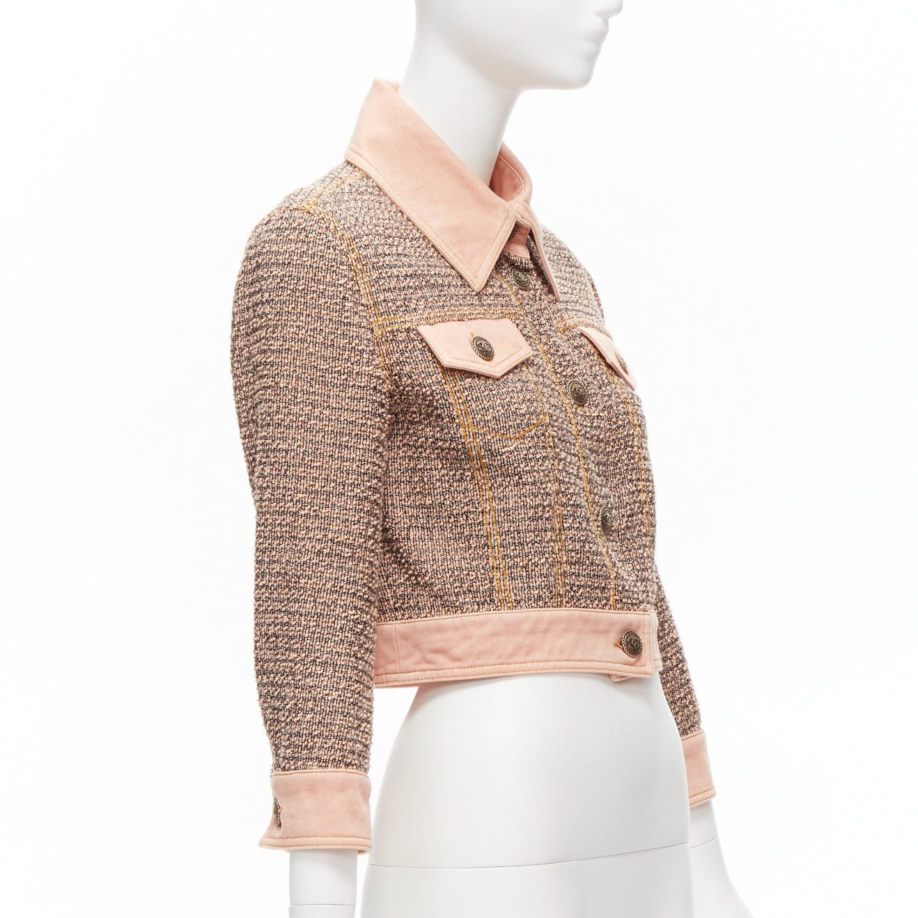 Chanel rare CHANEL 2018 Runway pink denim trim boucle tweed CC button cropped jacket FR36 S Size S / US 4 / IT 40 - 4 Thumbnail