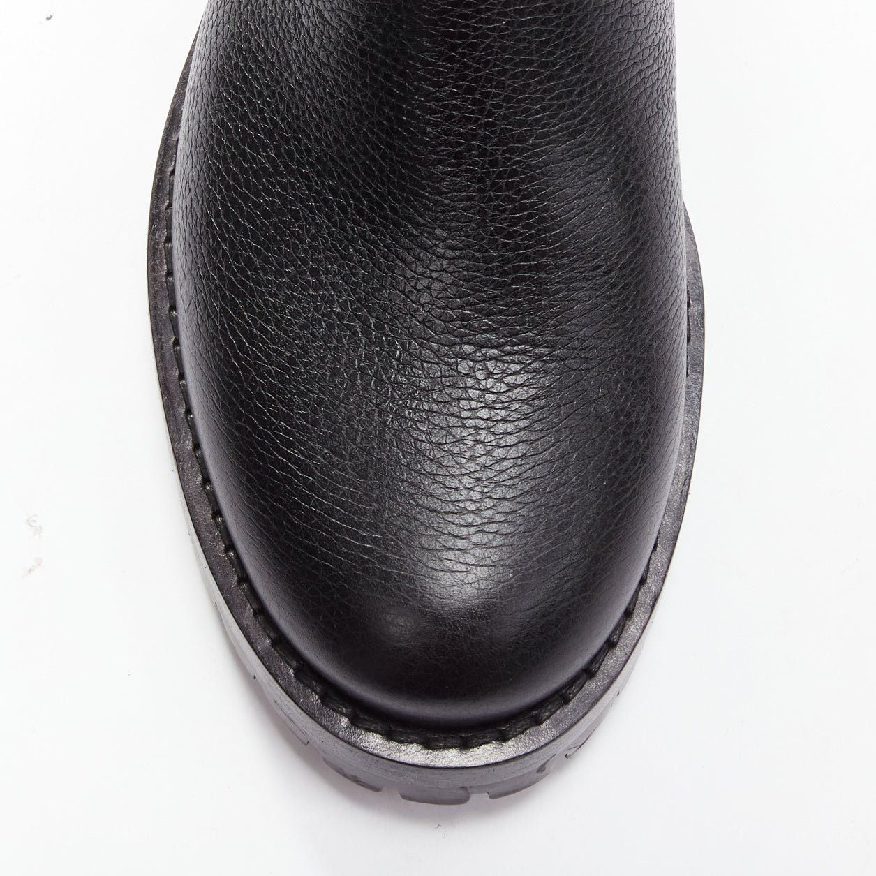 Louis Vuitton LOUIS VUITTON LV monogram top strap pull on motorcycle boots EU37 Size US 7 / IT 37 - 6 Thumbnail