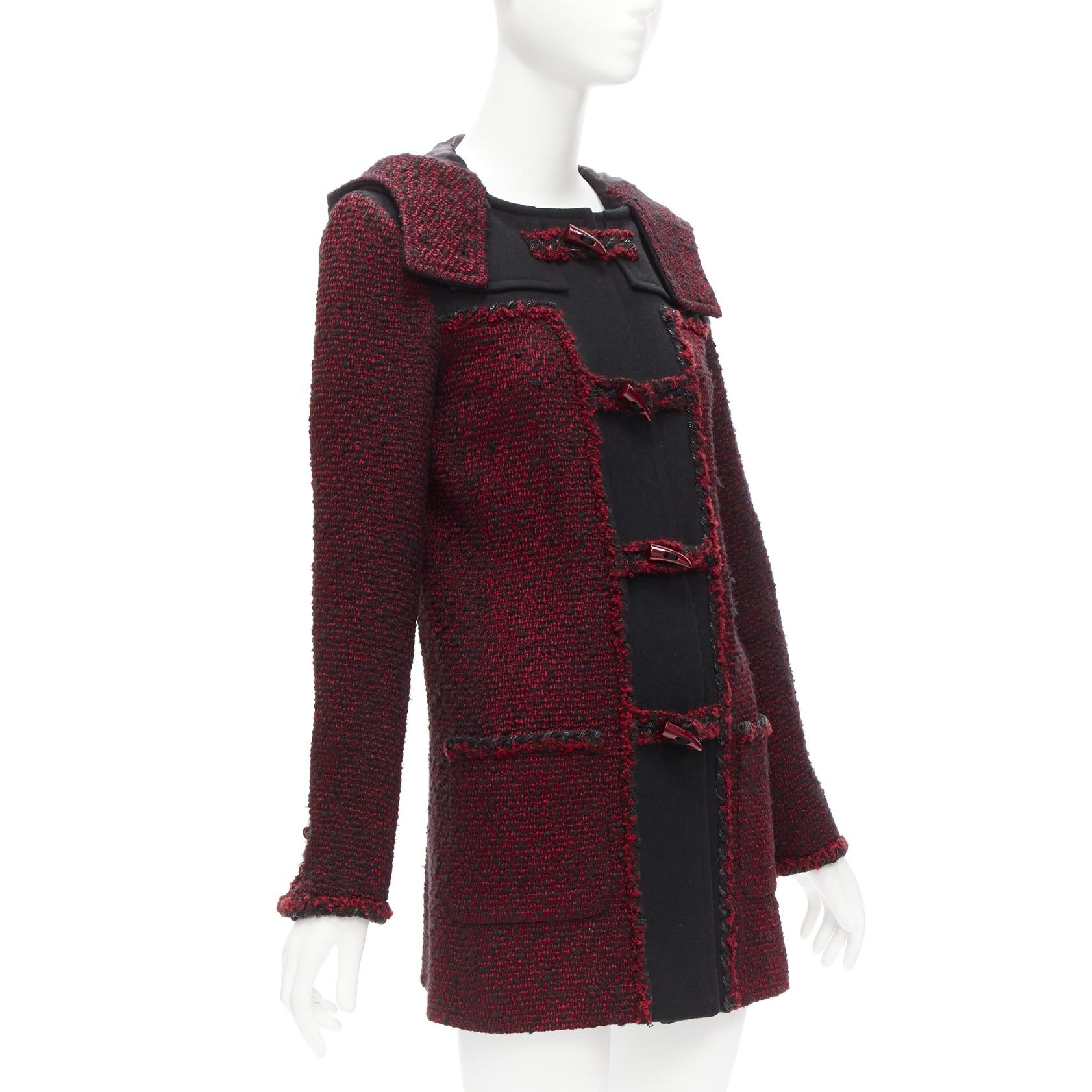 Chanel CHANEL 11A Runway red black wool tweed CC logo toggle button duffel coat FR36 S Size S / US 4 / IT 40 - 4 Thumbnail
