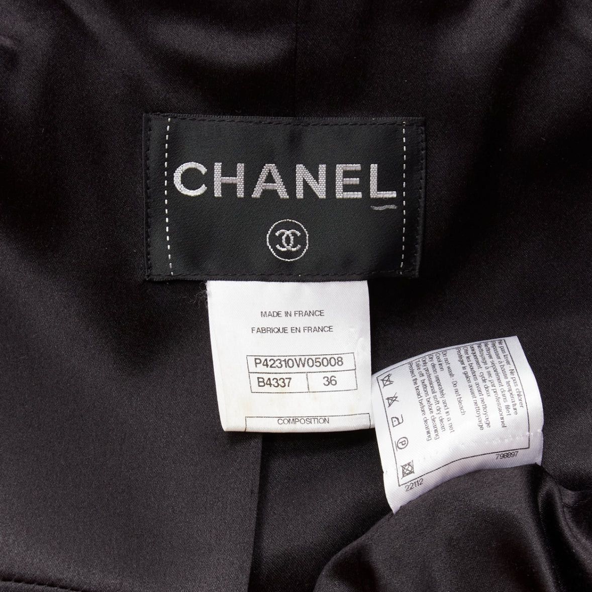Chanel CHANEL 11A Runway red black wool tweed CC logo toggle button duffel coat FR36 S Size S / US 4 / IT 40 - 10 Thumbnail