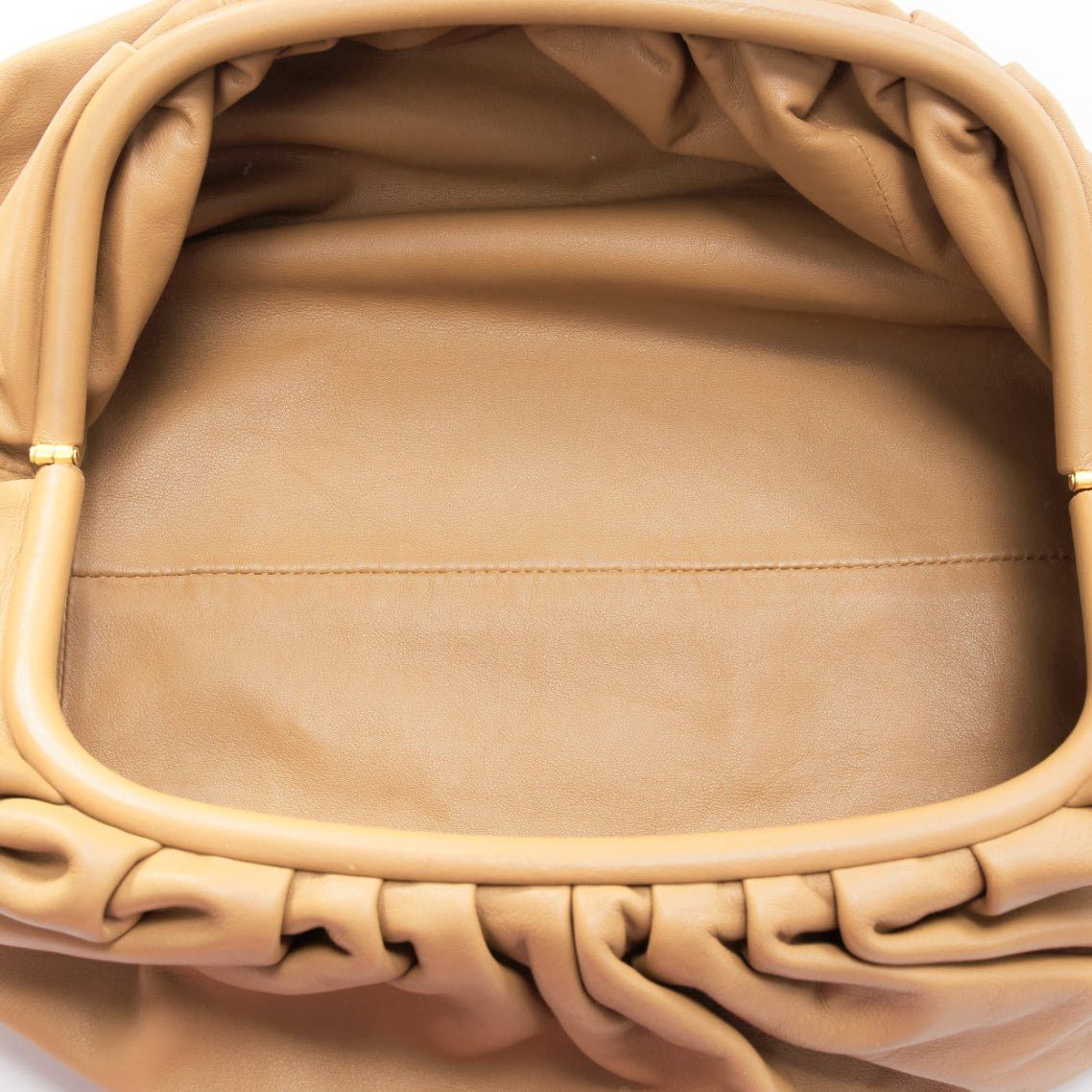 Bottega Veneta BOTTEGA VENETA The Pouch tan leather dumpling clutch bag Size ONE SIZE - 9 Thumbnail