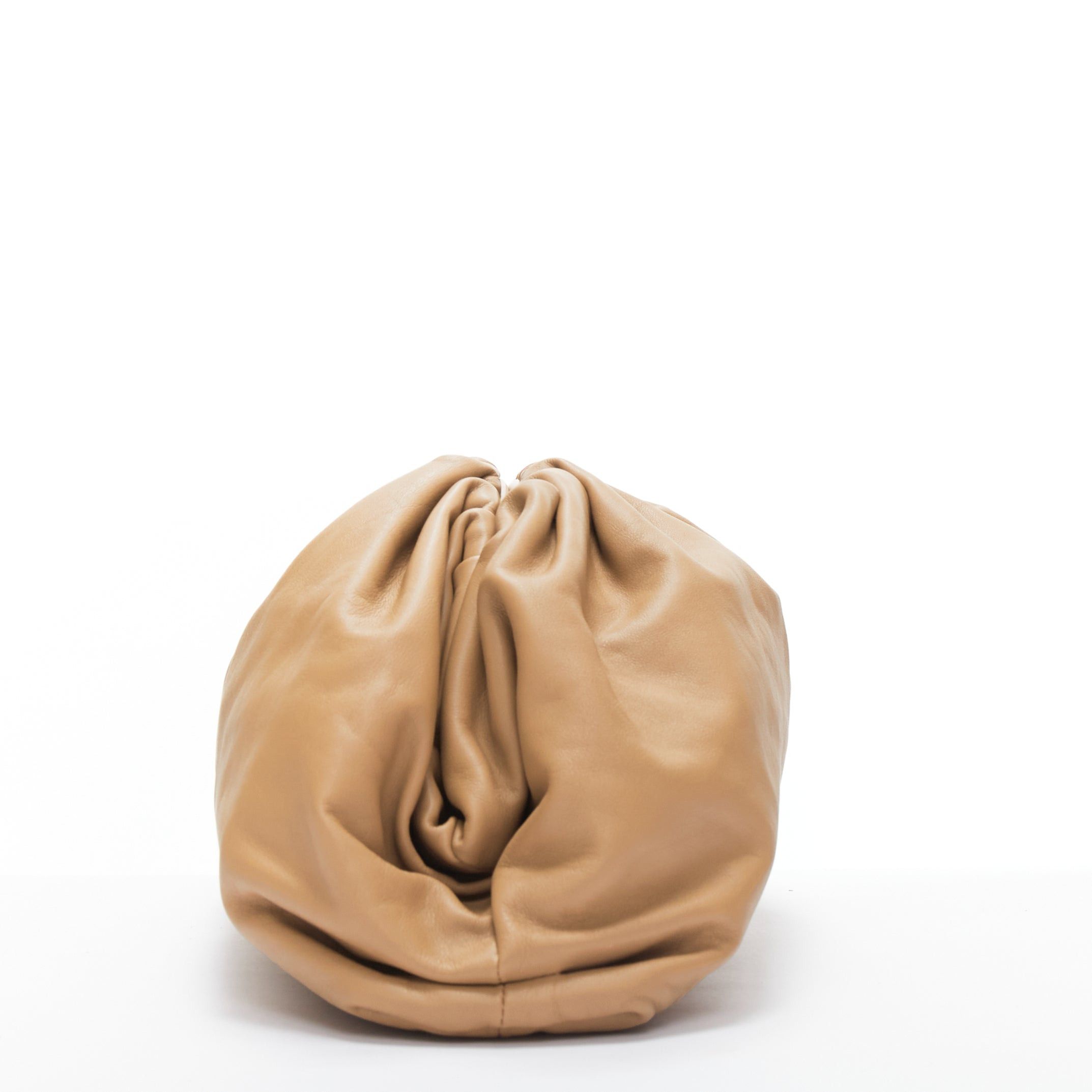 Bottega Veneta BOTTEGA VENETA The Pouch tan leather dumpling clutch bag Size ONE SIZE - 4 Thumbnail