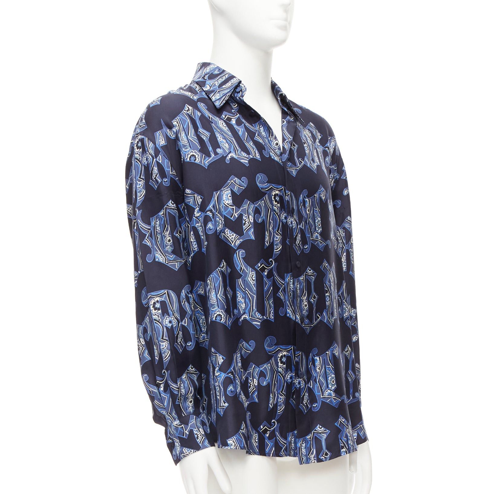 Versace rare GIANNI VERSACE Vintage navy blue gothic font logo graphic shirt IT52 XL Size US XL / EU 56 / 4 - 3 Thumbnail