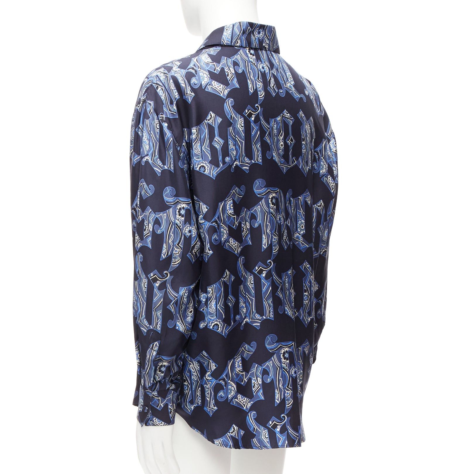 Versace rare GIANNI VERSACE Vintage navy blue gothic font logo graphic shirt IT52 XL Size US XL / EU 56 / 4 - 6 Thumbnail