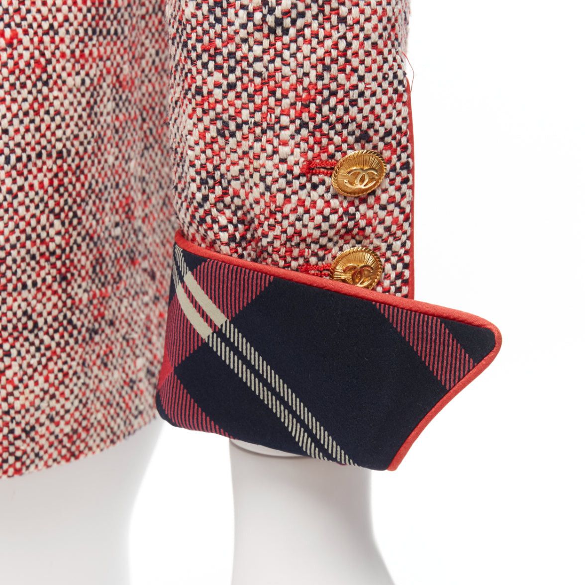 Chanel CHANEL Vintage red boucle tweed gold button double breasted blazer jacket FR34 XS Size XS / US 0-2 / IT 36-38 - 8 Thumbnail