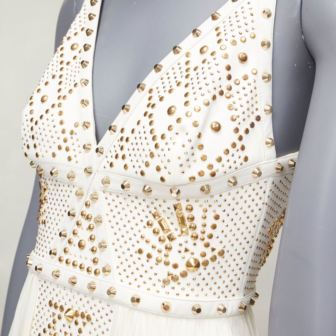 Versace VERSACE 2011 Runway white studded leather silk skirt mini dress IT38 XS Size XS / US 0-2 / IT 36-38 - 2 Thumbnail