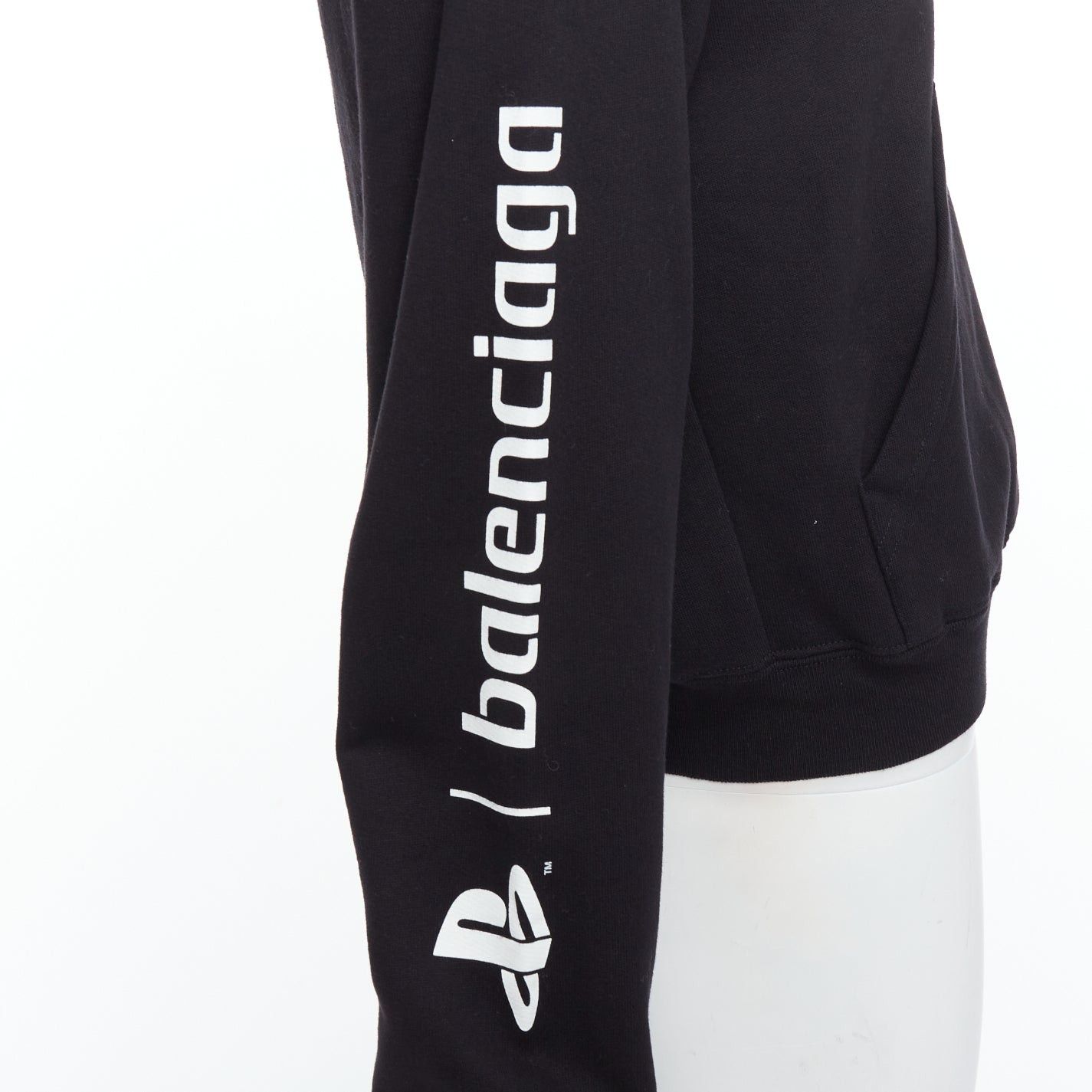 Balenciaga BALENCIAGA Demna 2021 black cotton PS5 logo fitted cropped hoodie M Size M / US 6-8 / IT 42-44 - 2 Thumbnail
