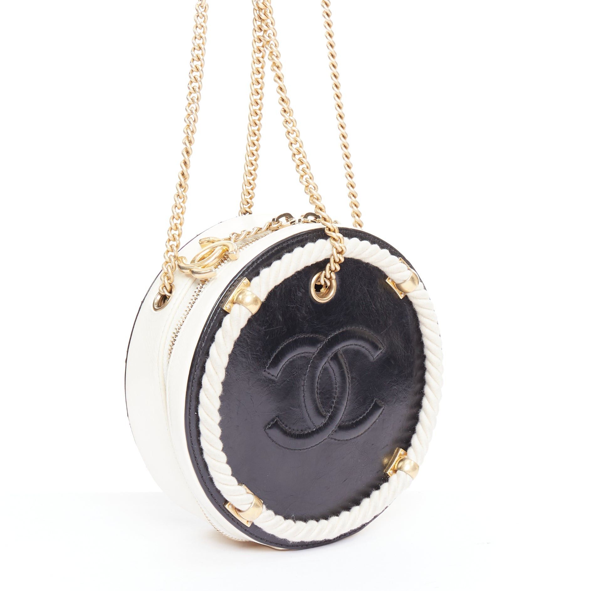 Chanel CHANEL 2019 Limited Edition En Vogue Round black cream leather crossbody bag Size ONE SIZE - 3 Thumbnail