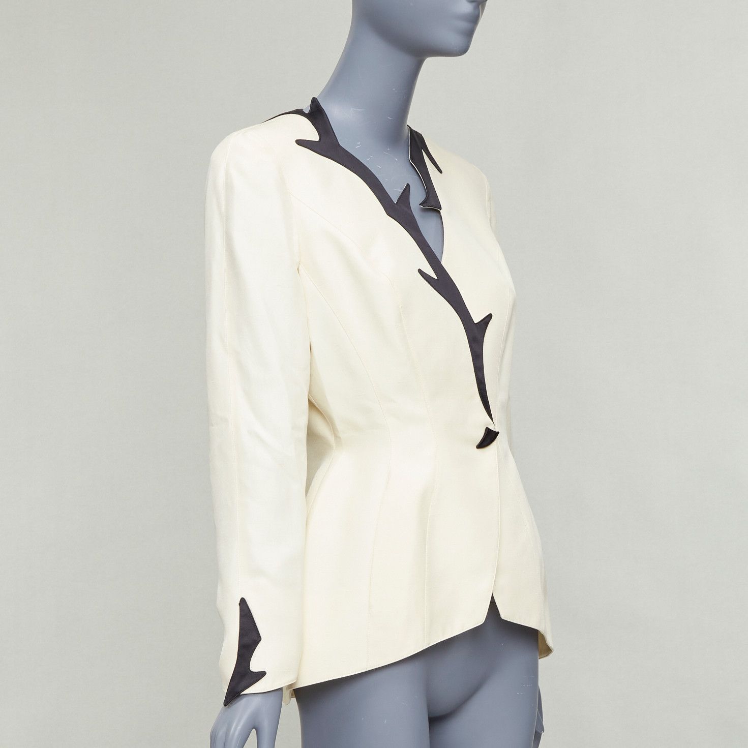 Thierry Mugler THIERRY MUGLER 1998 Vintage off white cotton bordered collar peplum blazer FR40 L Size S / US 4 / IT 40 - 3 Thumbnail