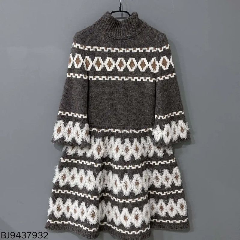 Chanel Chanel Brown Knit Dress with Pattern 0089 Size ONE SIZE - 3 Thumbnail